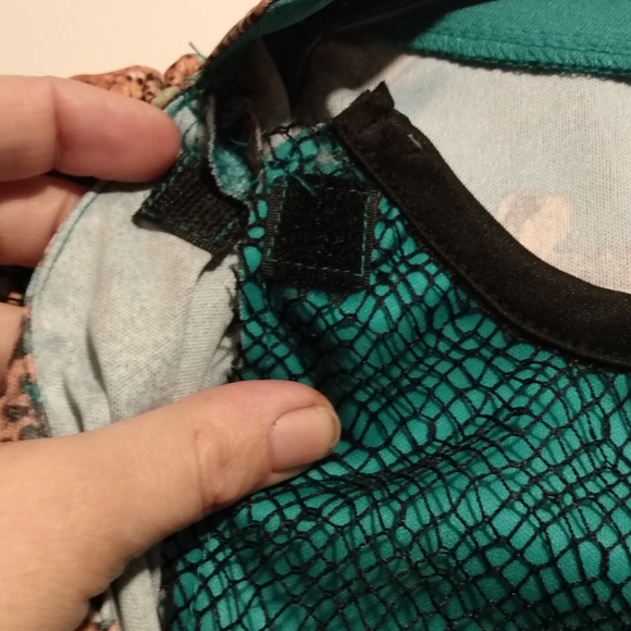 GUC Disney Descendants(?) Costume 4-6x kids - Picture 8 of 12